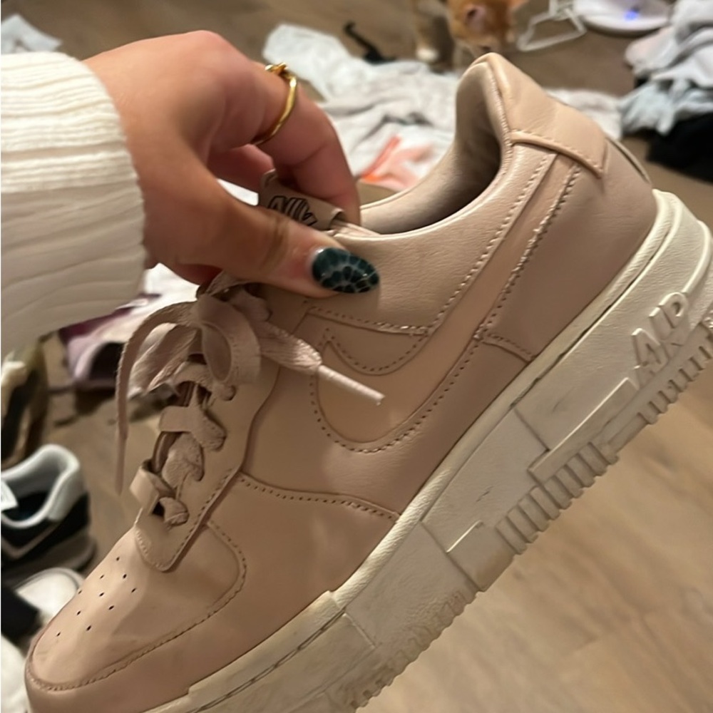 Nike Women's Beige Sneakers